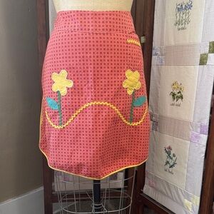 Mid Century Kitchen Apron w/ Yellow Ric Rac & Flower Appliqué – Retro Hostess